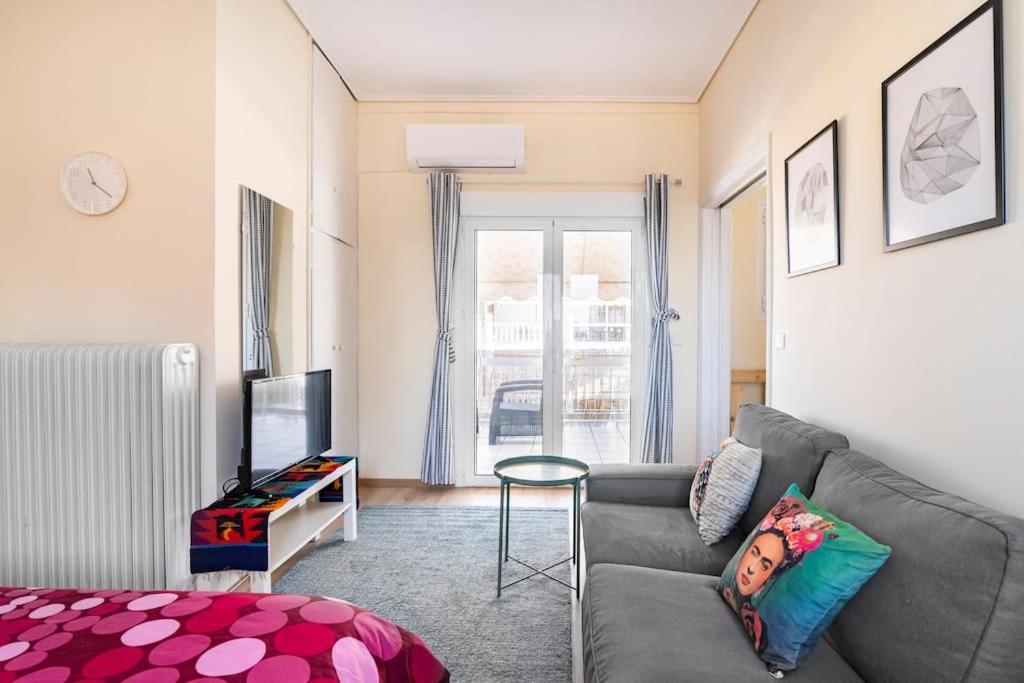 Top Floor Apartment At Petrolona With Big Balcony أثينا المظهر الخارجي الصورة