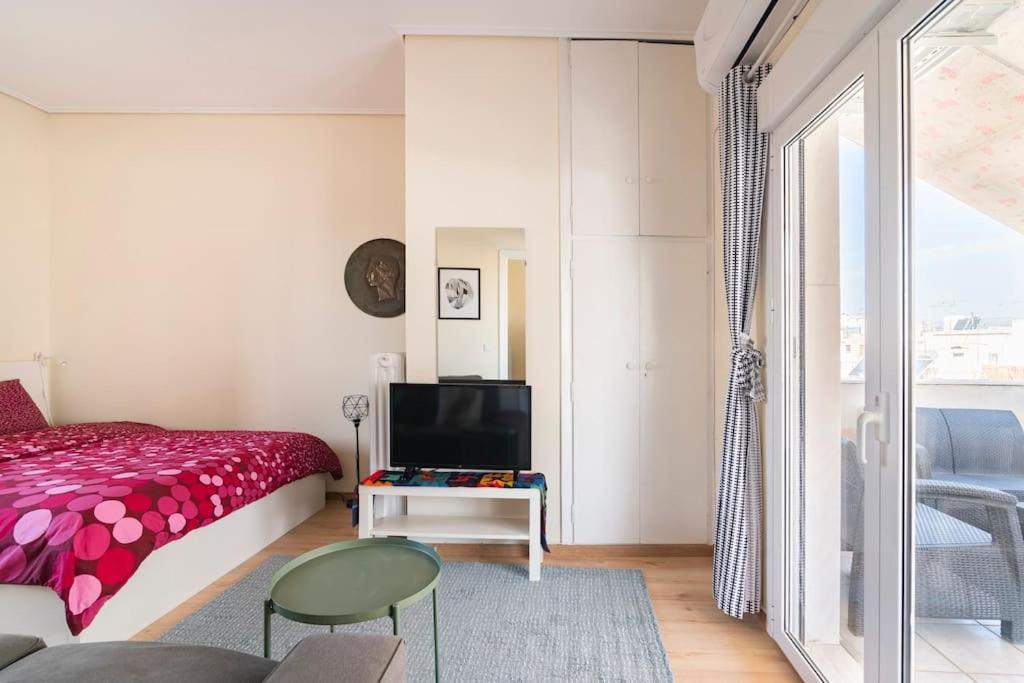 Top Floor Apartment At Petrolona With Big Balcony أثينا المظهر الخارجي الصورة
